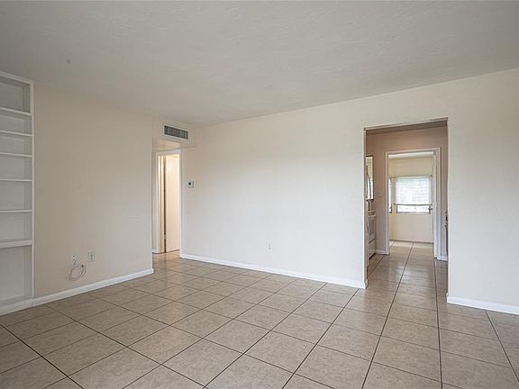 4th image of 21067 Meehan Ave