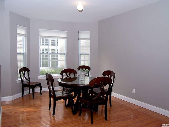5th image of 24 Emilie Dr