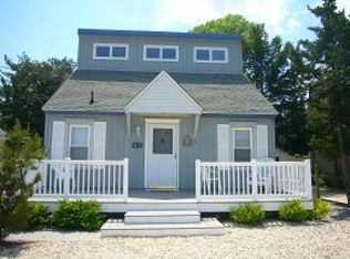 208 17th St, Surf City, NJ 08008