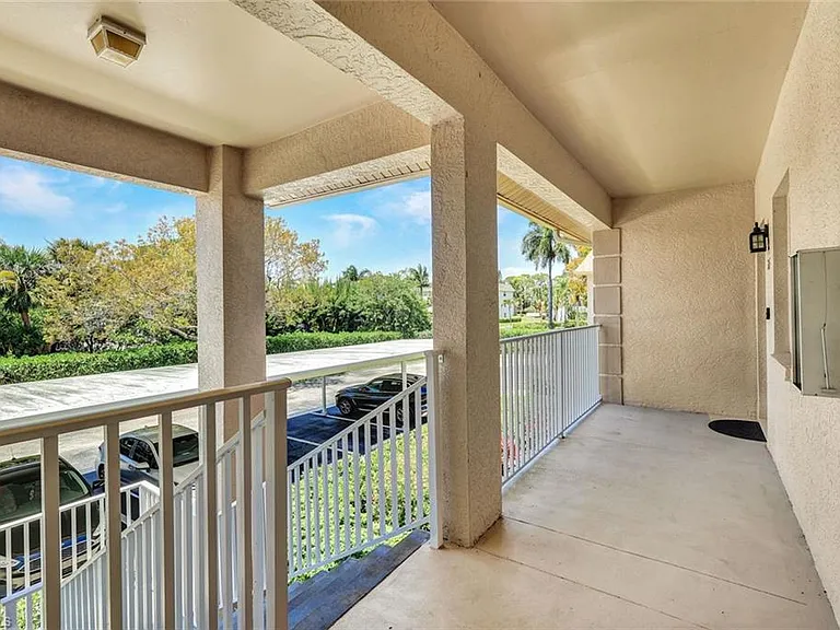 326 Bradstrom Cir #204F — Photo 5