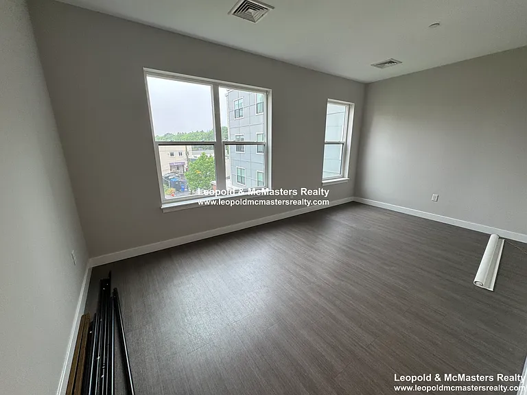 Hillside Residence — Photo 13