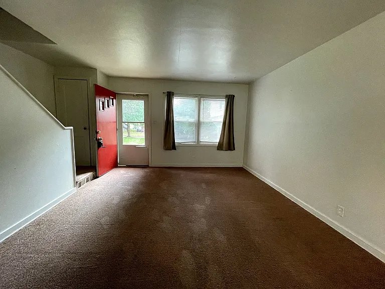 219 Madison St — Photo 2