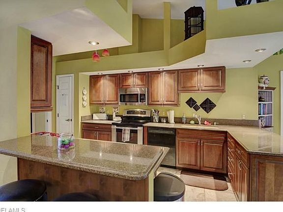 4th image of 22210 Fairmount Ct