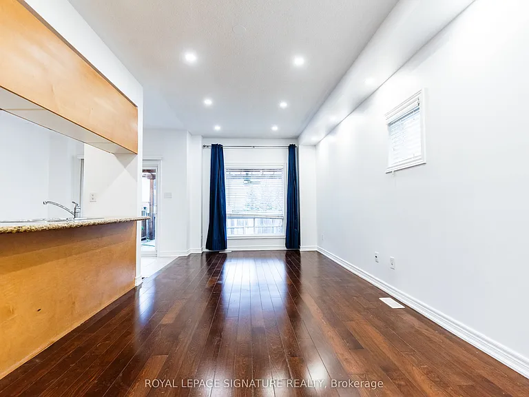 3082 Cabano Cres — Photo 35