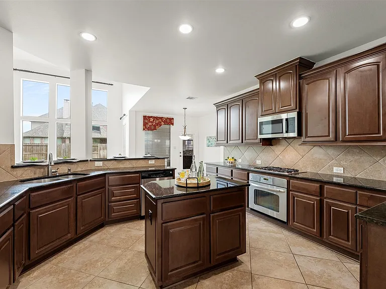 3814 Hunters Gate Ct — Photo 12
