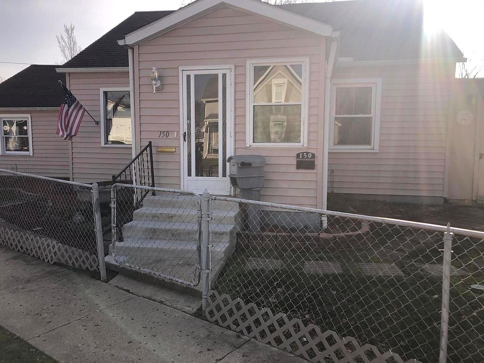 1st image of 150 E 1st St