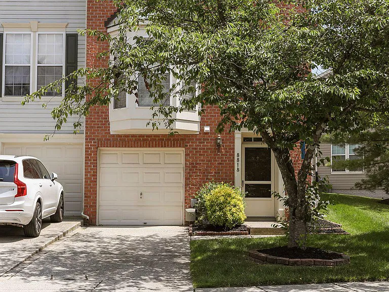 8818 Papillon Dr — Photo 4