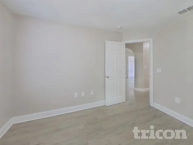 906 Dartmouth Ct — Photo 11