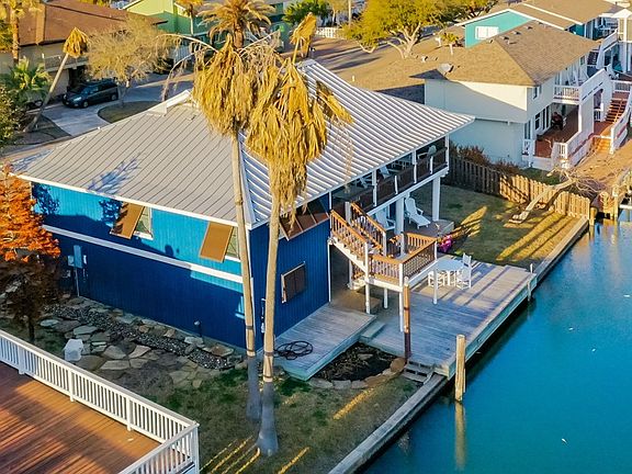 3rd image of 10 Bimini Dr