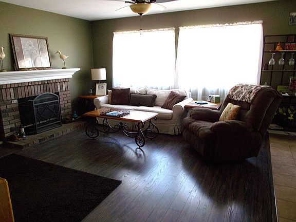 Den/ family room