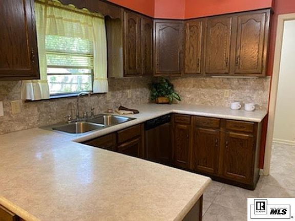 3rd image of 207 Dauphine Dr