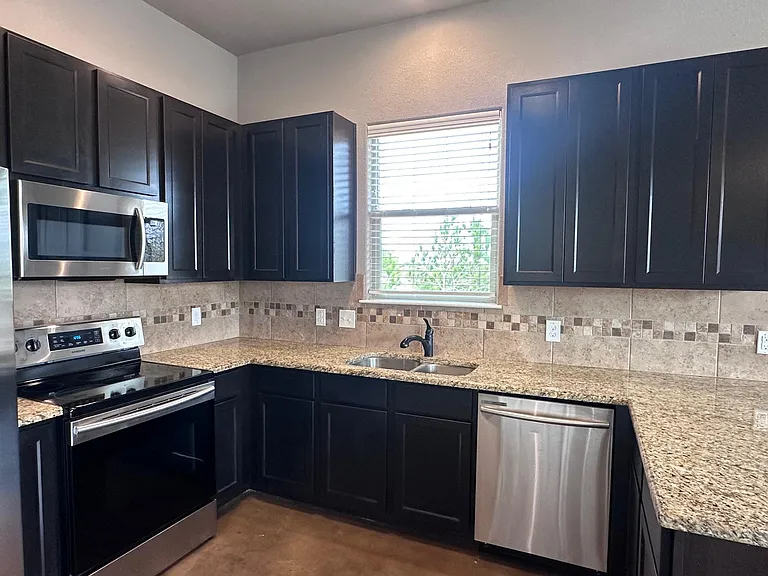 200 Mauna Kea Ln #B — Photo 7