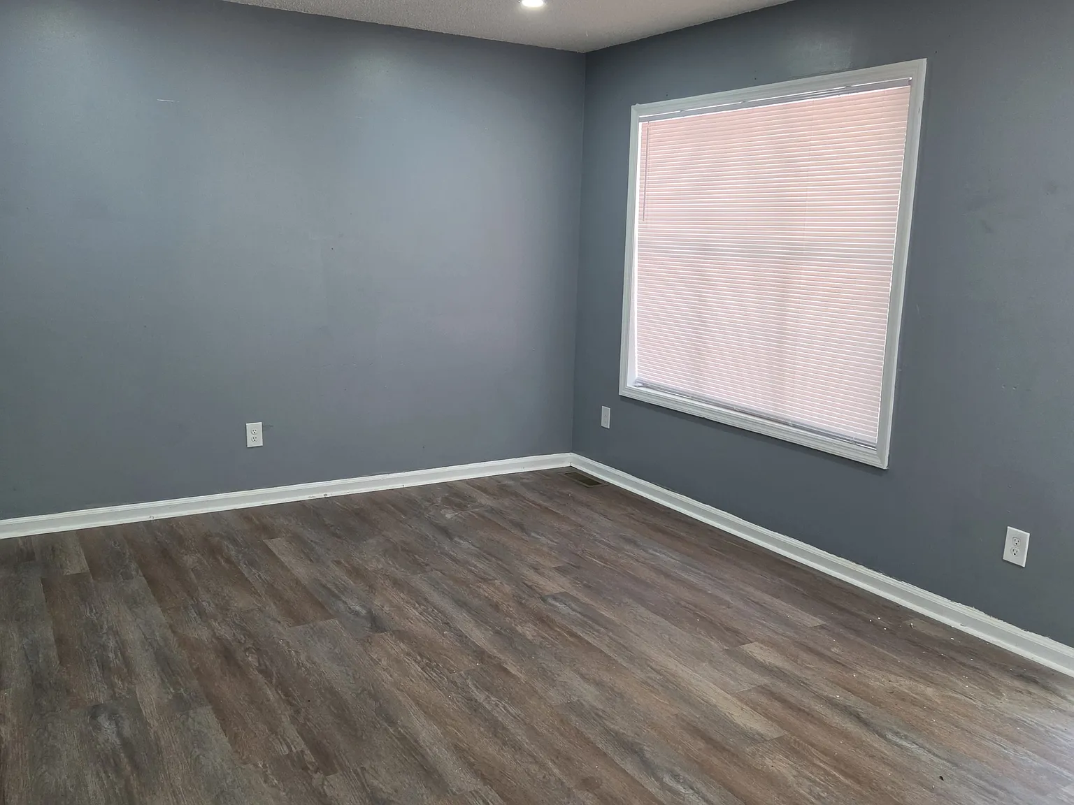 3 bed, 1200 sqft, $1,500 — Photo 2