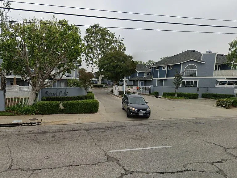 N Glendora Ave — Photo 4