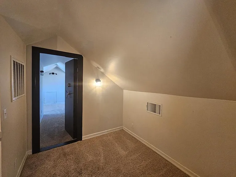 22530 Rolling Meadows Dr — Photo 55