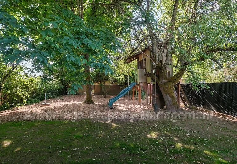 2190 SE Marion St — Photo 45