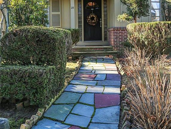 4th image of 21 Lawnacre Dr