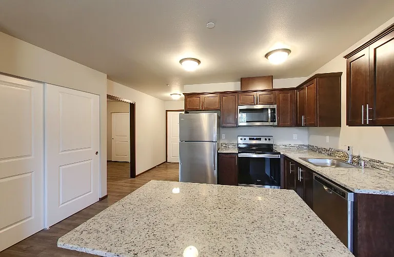 Remington Place Apartments — Photo 38