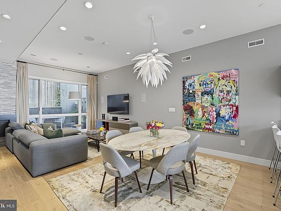 5th image of 204 Laurel St #5