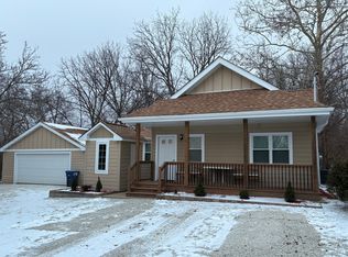 5517 Essex Rd, Lisle, IL 60532