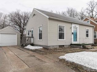 2756 Meadowbrook Dr SE, Cedar Rapids, IA 52403