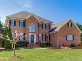 5505 Gray Leigh Dr, Oak Ridge, NC 27310