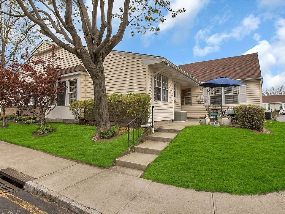1st image of 32 Revere Dr #32