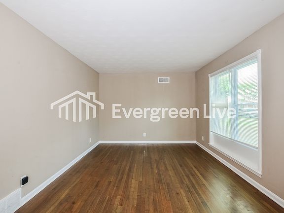 4th image of 4793 Summerview Ave