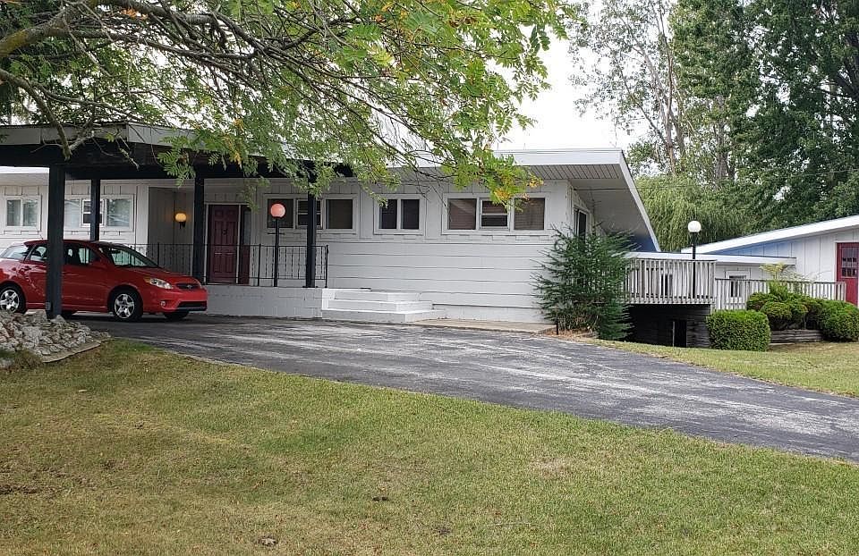 1st image of 3673 Peninsula Dr