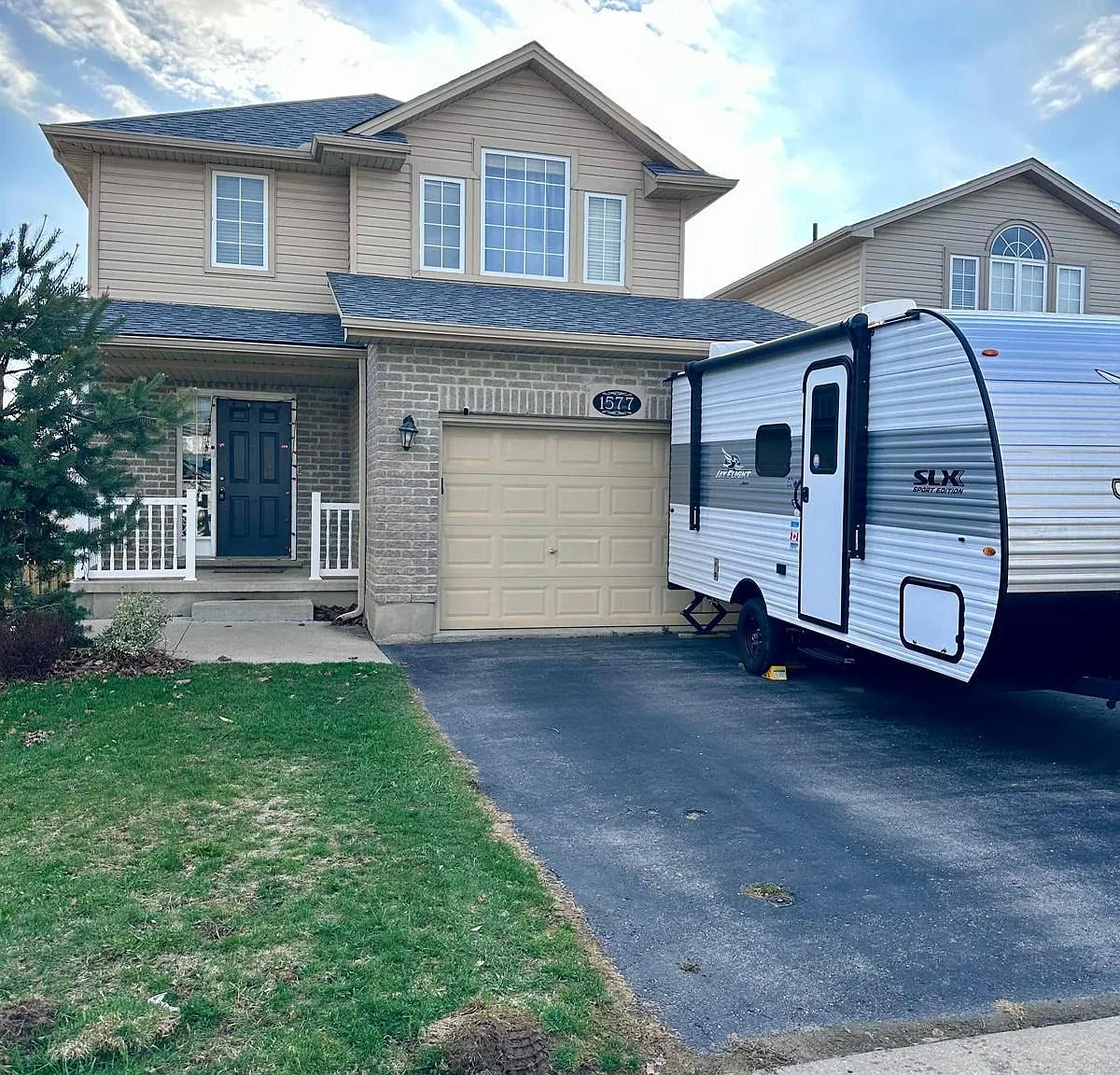 4 bed, $2,999 — Photo 1
