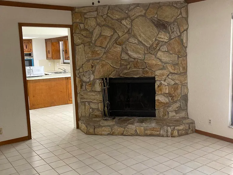5240 River Park Dr — Photo 4