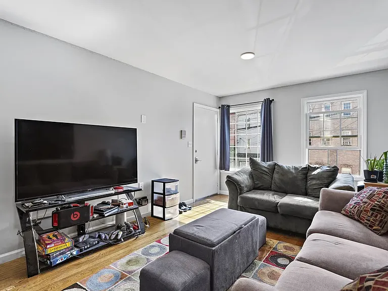 347 Palisade Ave — Photo 1