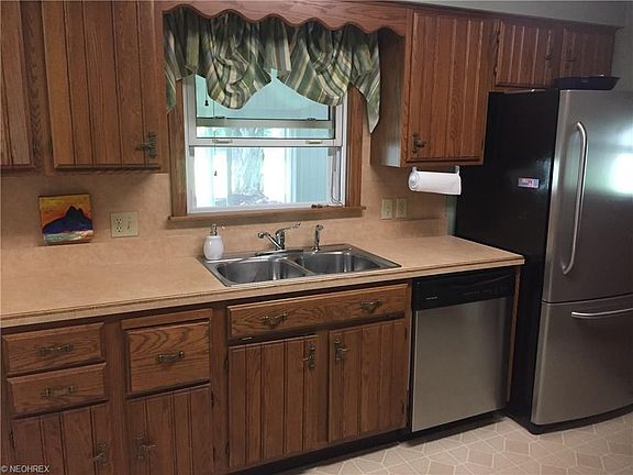 5th image of 2714 Normandy Dr