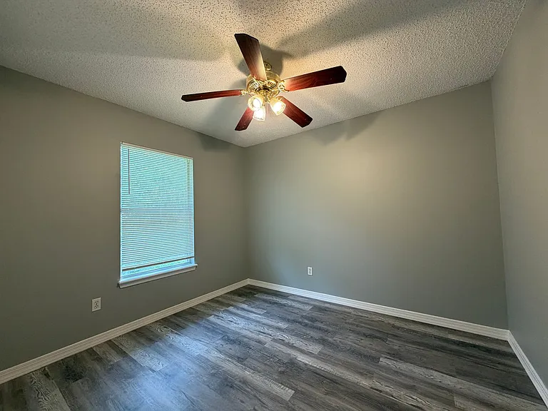 4339 Hanging Moss Dr — Photo 10