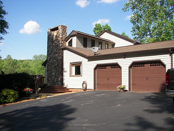 2 car garage/side view