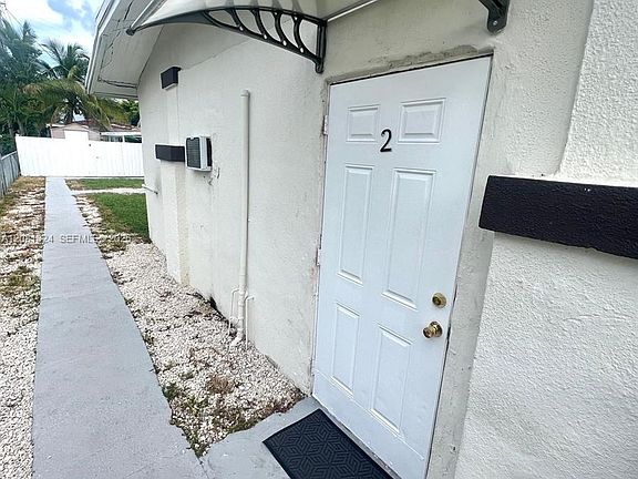 2nd image of 2224 SW 11th St #2