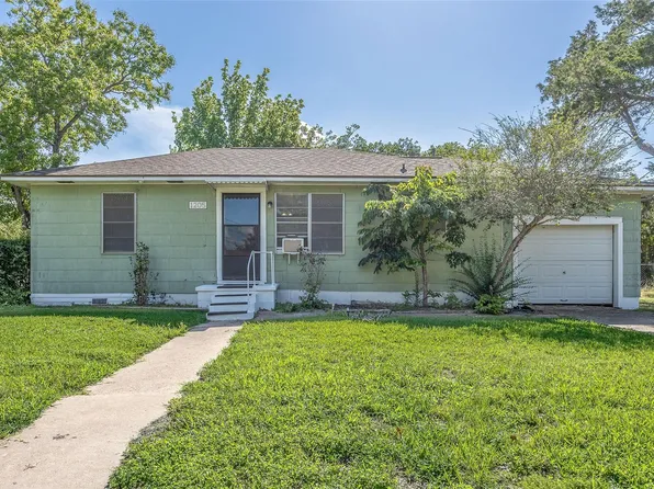 1205 Ewing St, Brenham, TX 77833