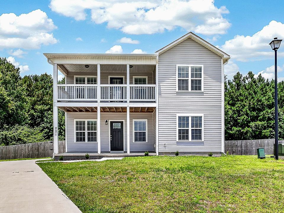 1st image of 221 Robert Alan Dr