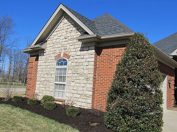 4th image of 1701 Bay Hill Pl