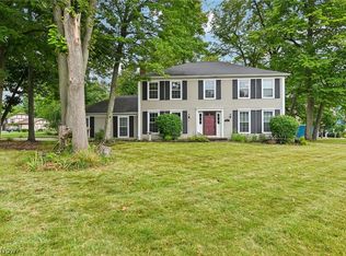 16980 S Meadows Cir, Strongsville, OH 44136