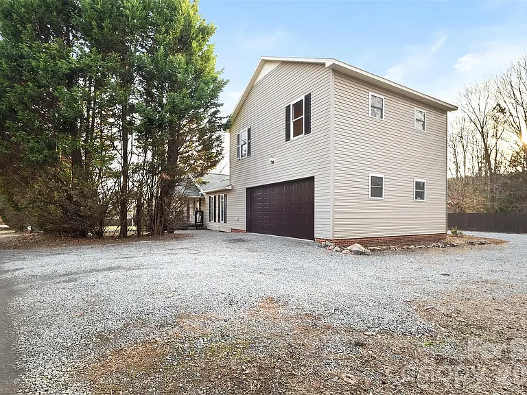 1751 Robert Martin Rd — Photo 6