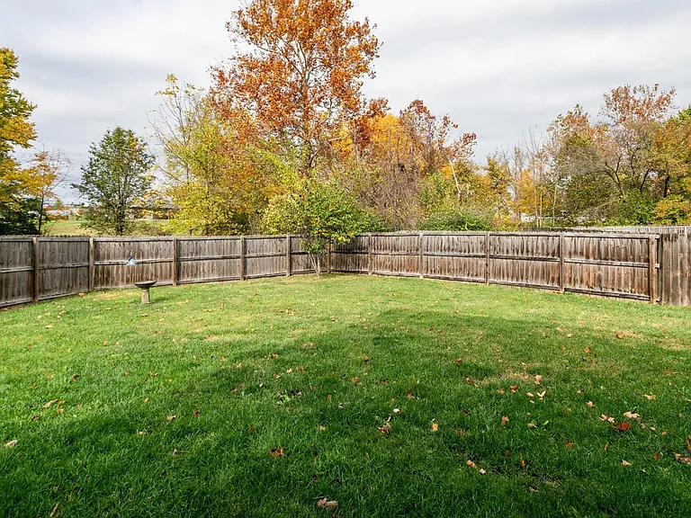403 Camel Ct — Photo 23