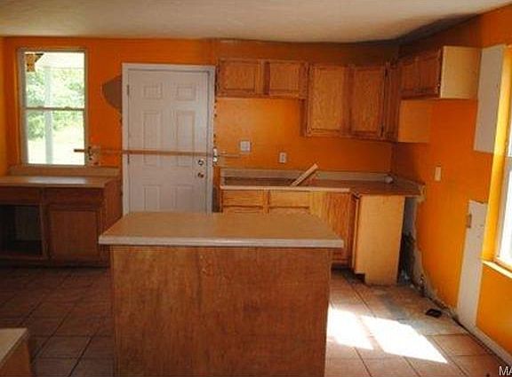 4th image of 5929 Garesche Ave