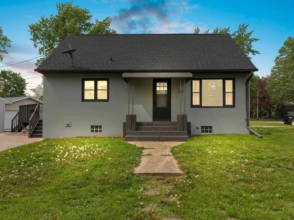 201 W Cameron St, New London, WI 54961