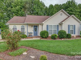 2451 Hawk Ridge Dr, Gastonia, NC 28056