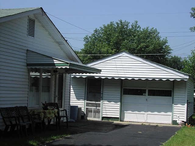 2nd image of 517 E Roosevelt Dr