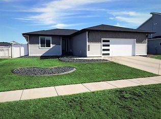 3035 2nd St E, West Fargo, ND 58078