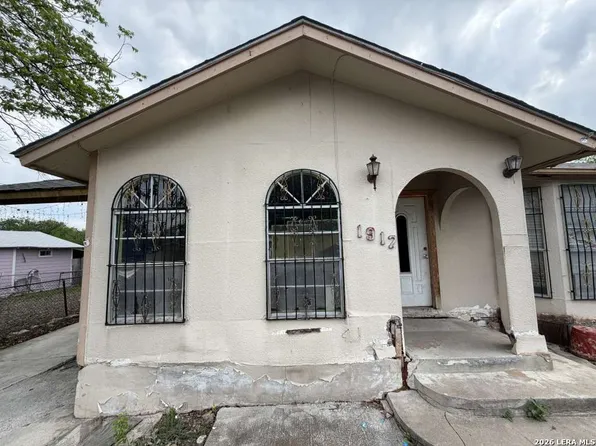 1912 San Carlos, San Antonio, TX 78207