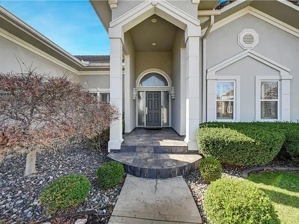 4989 W 150th Pl, Leawood, KS 66224