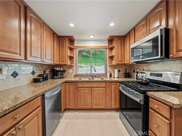 19439 Oak Crossing Rd, Santa Clarita, CA 91321